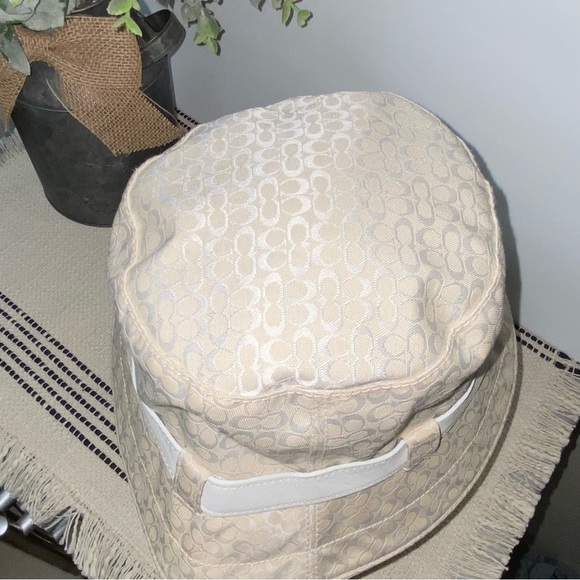 Coach Signature Print Beige and Ivory Bucket Hat Vintage Size P/S - Picture 8 of 14